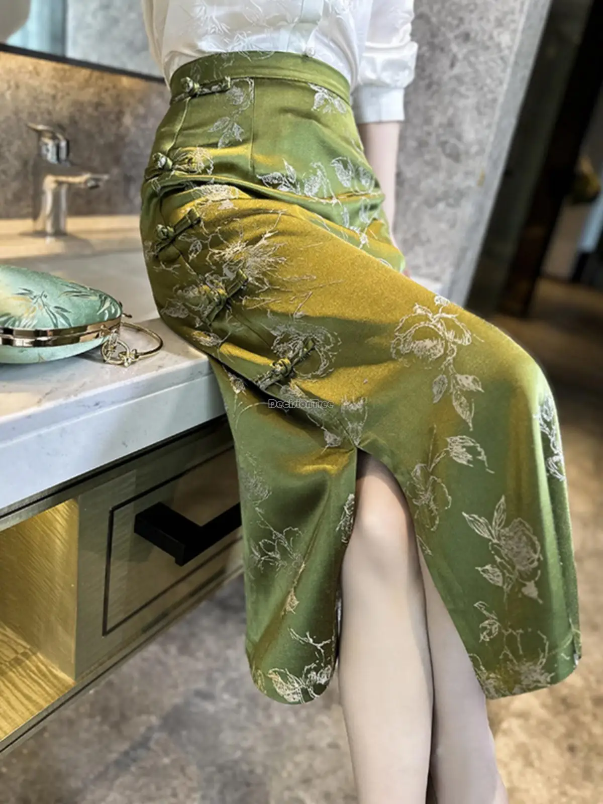 2023 китайский ретро стиль, зеленая винтажная юбка-чонсам на пуговицах, женская летняя юбка с высокой талией и разрезом, элегантная юбка-полукомбинезон s297